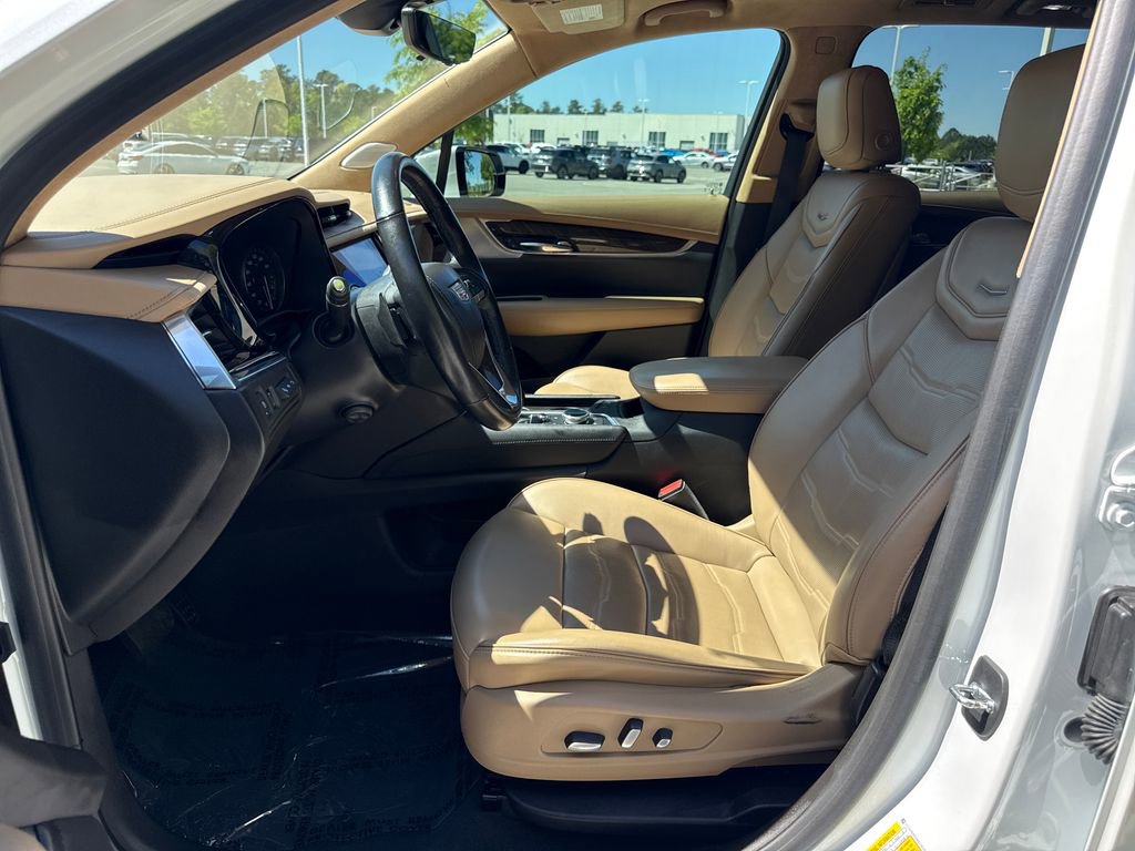 Used 2021 Cadillac XT6 Premium Luxury w/ Platinum Package FWD image 13