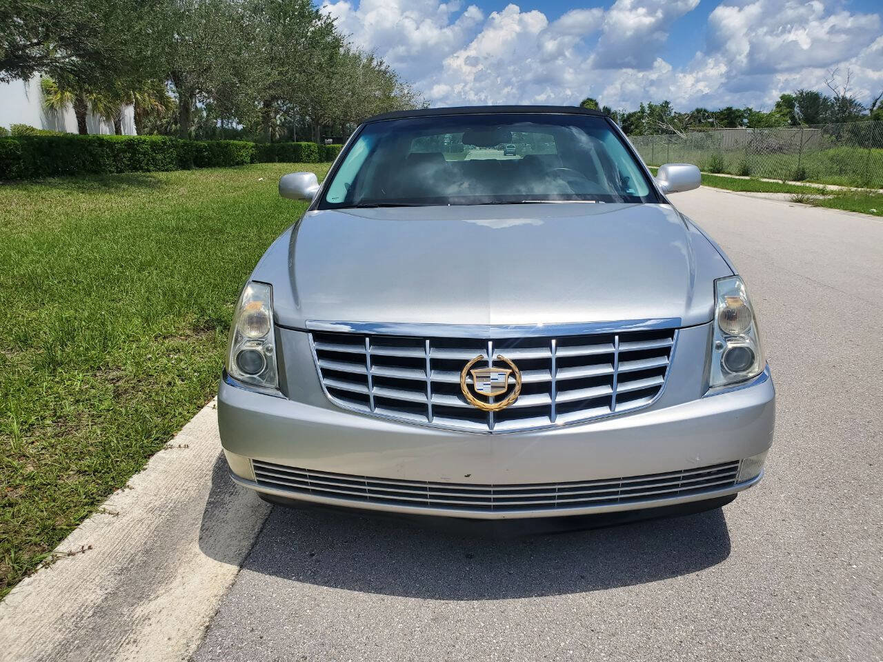 Used 2008 Cadillac DTS Luxury I image 3