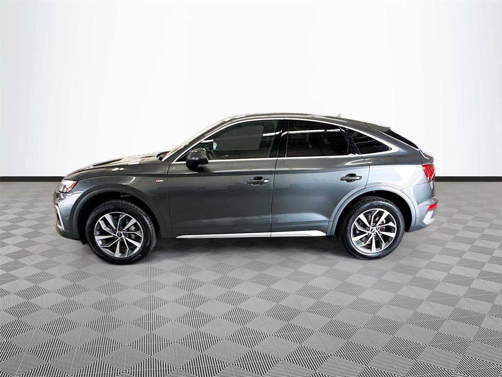 Certified 2023 Audi Q5 2.0T Premium Plus w/ Premium Plus Package AWD/4WD image 4
