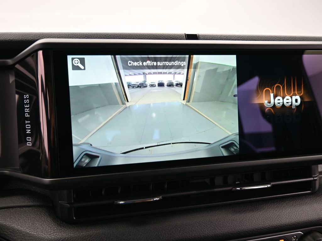 Used 2024 Jeep Gladiator Sport image 16