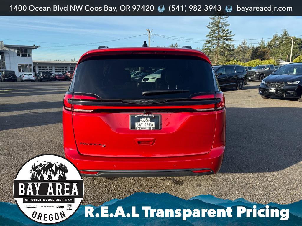 New 2026 Chrysler Pacifica Select w/ S Appearance Package FWD image 6