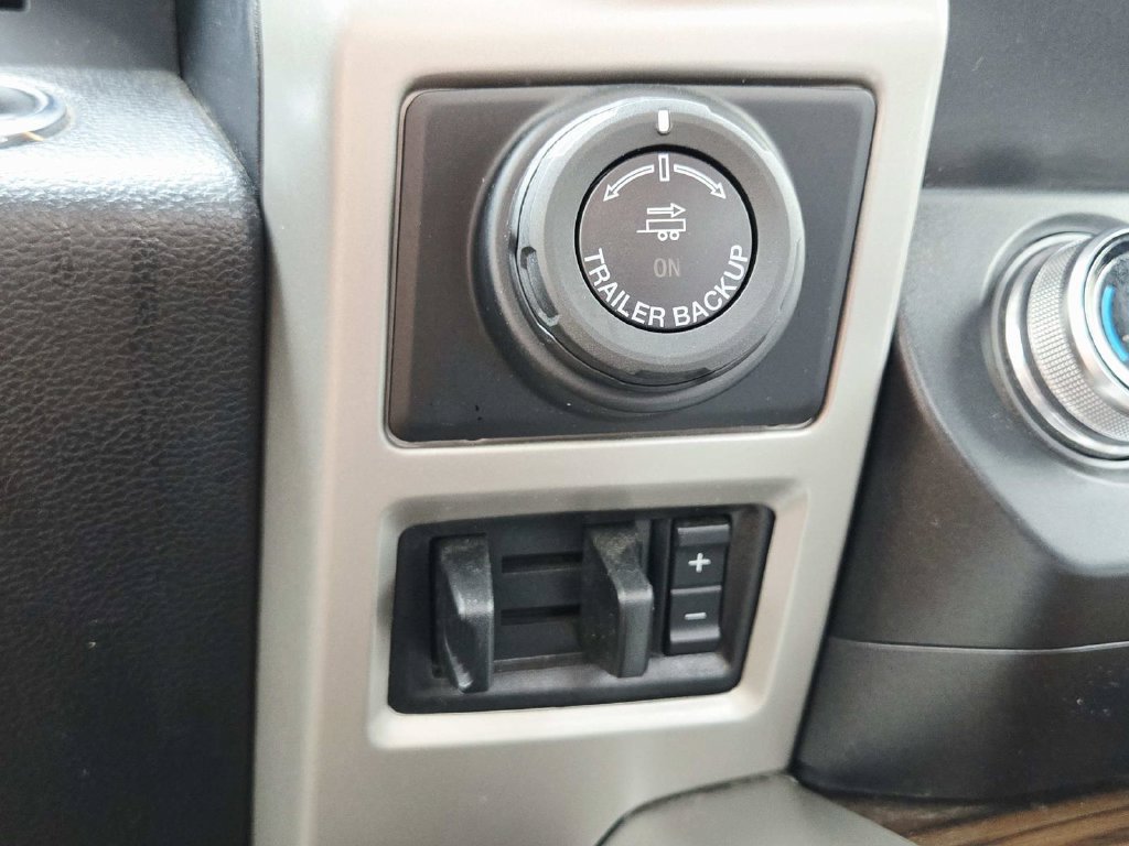 Used 2019 Ford F150 Lariat w/ Equipment Group 502A Luxury AWD/4WD image 35