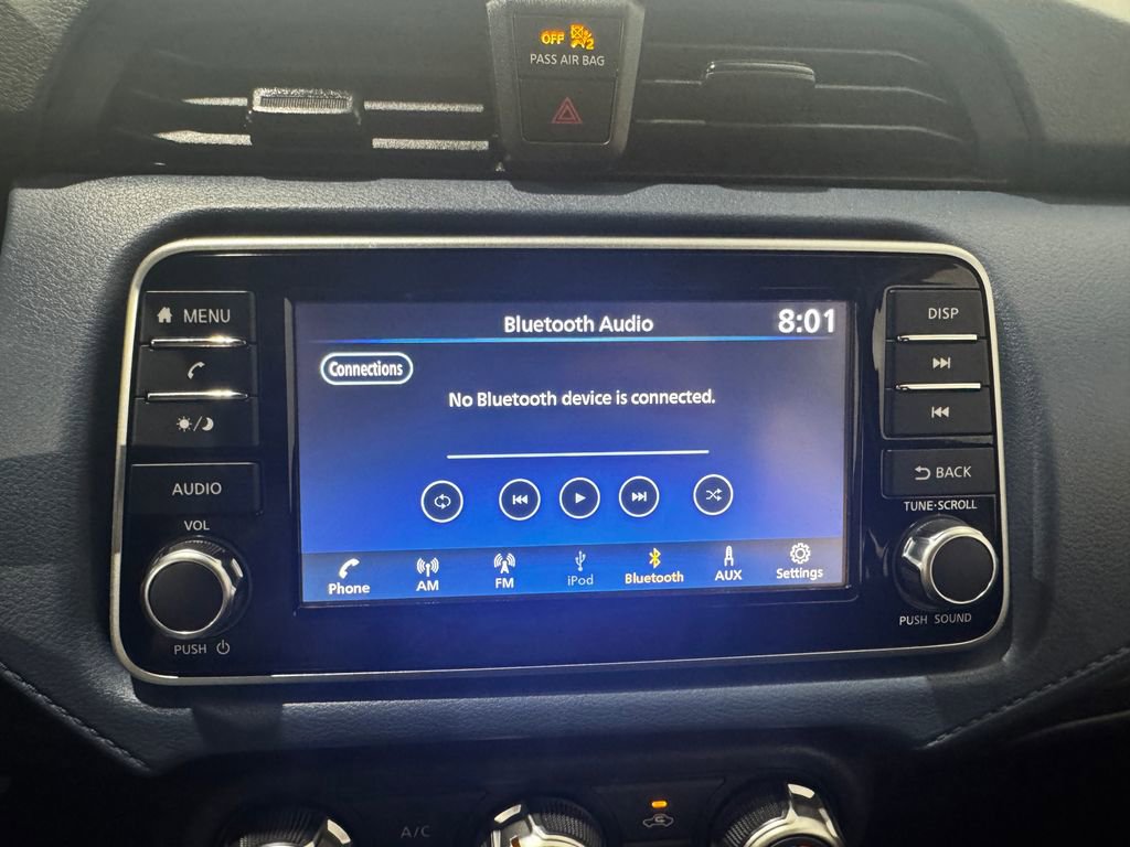 Used 2025 Nissan Versa SV w/ Trunk Package image 27