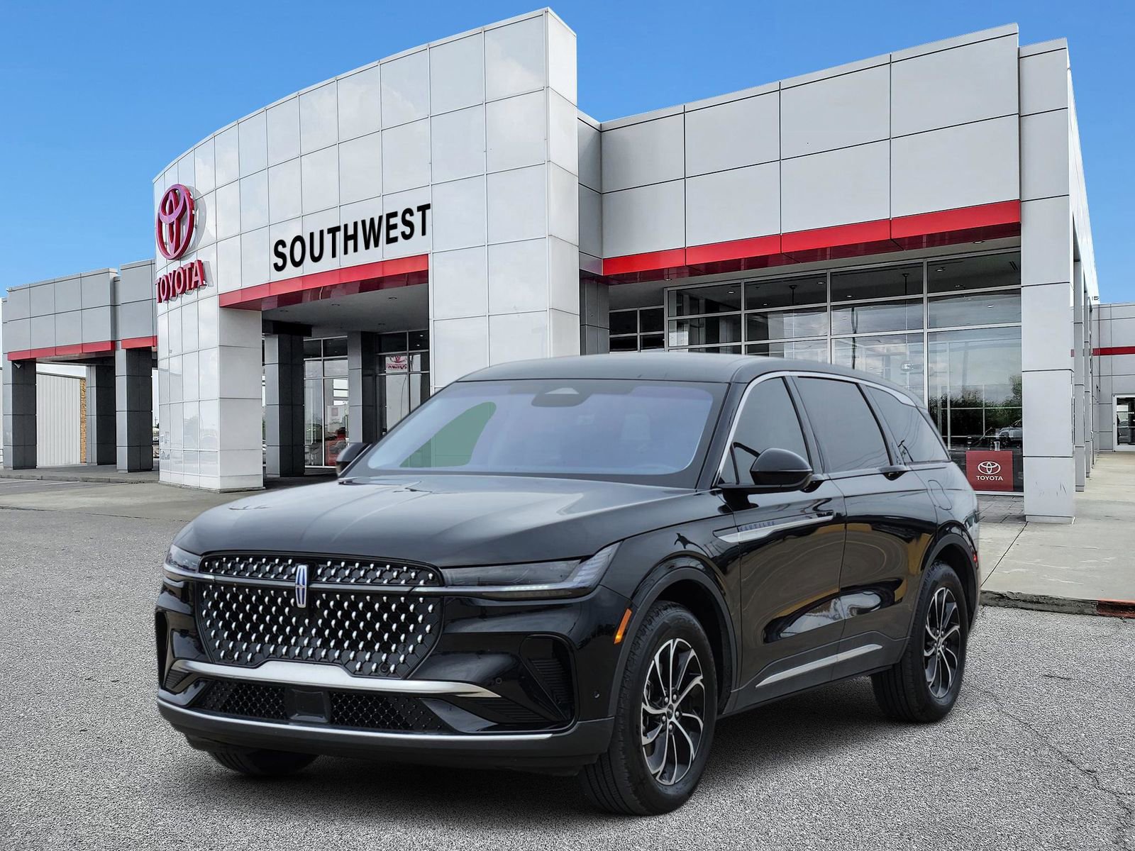 Used 2024 Lincoln Nautilus Premier image 2