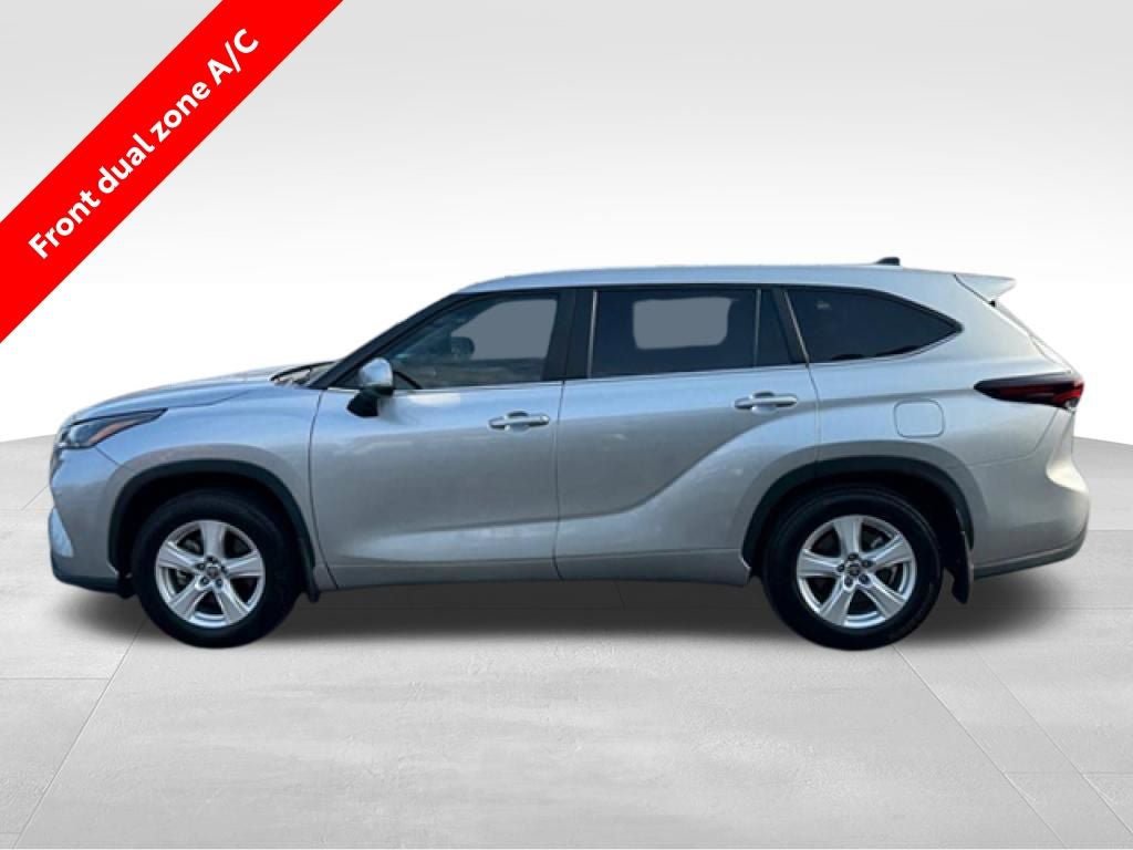 Used 2024 Toyota Highlander LE AWD/4WD video 2
