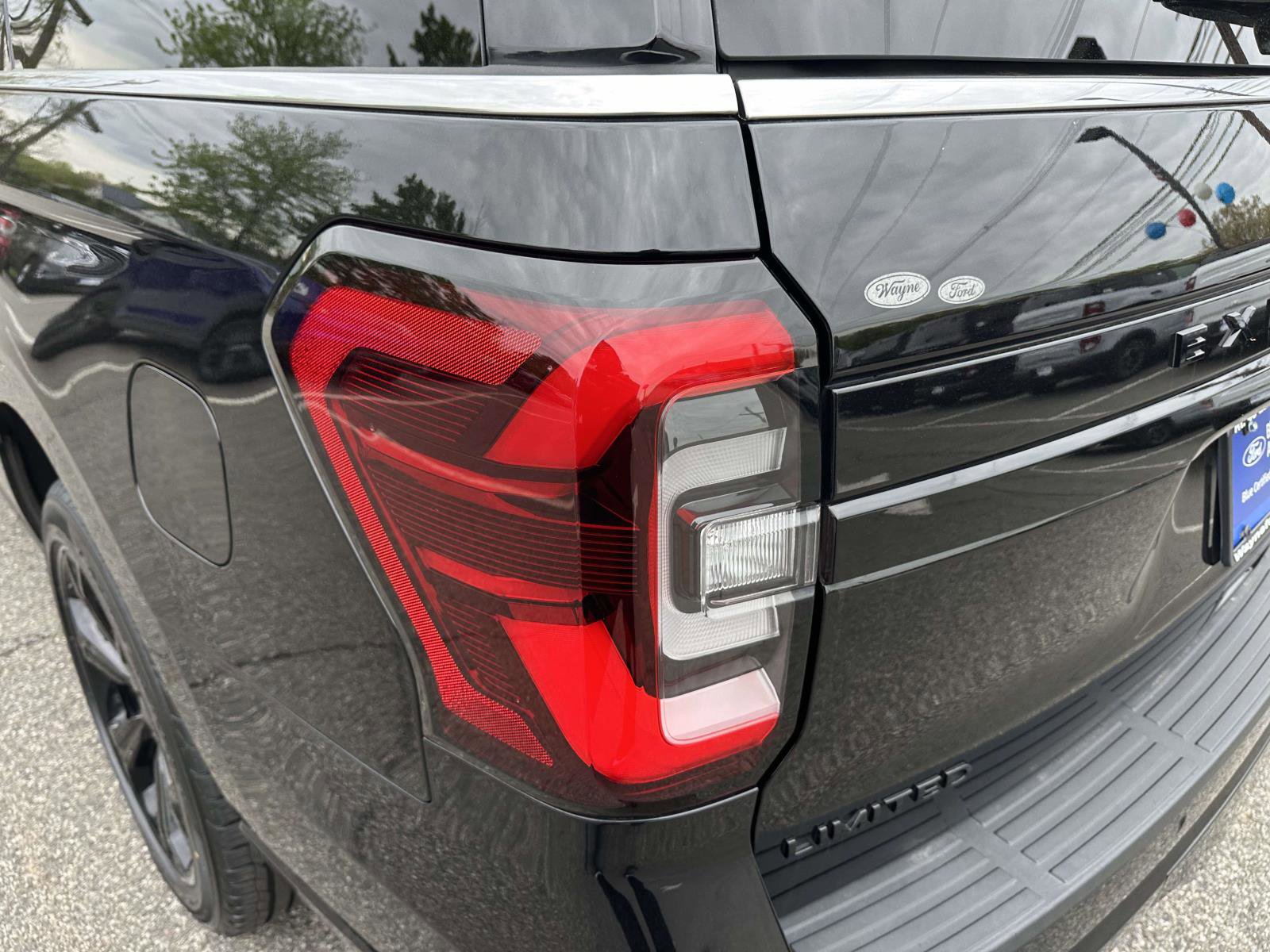 Certified 2022 Ford Expedition Max Limited AWD/4WD image 10