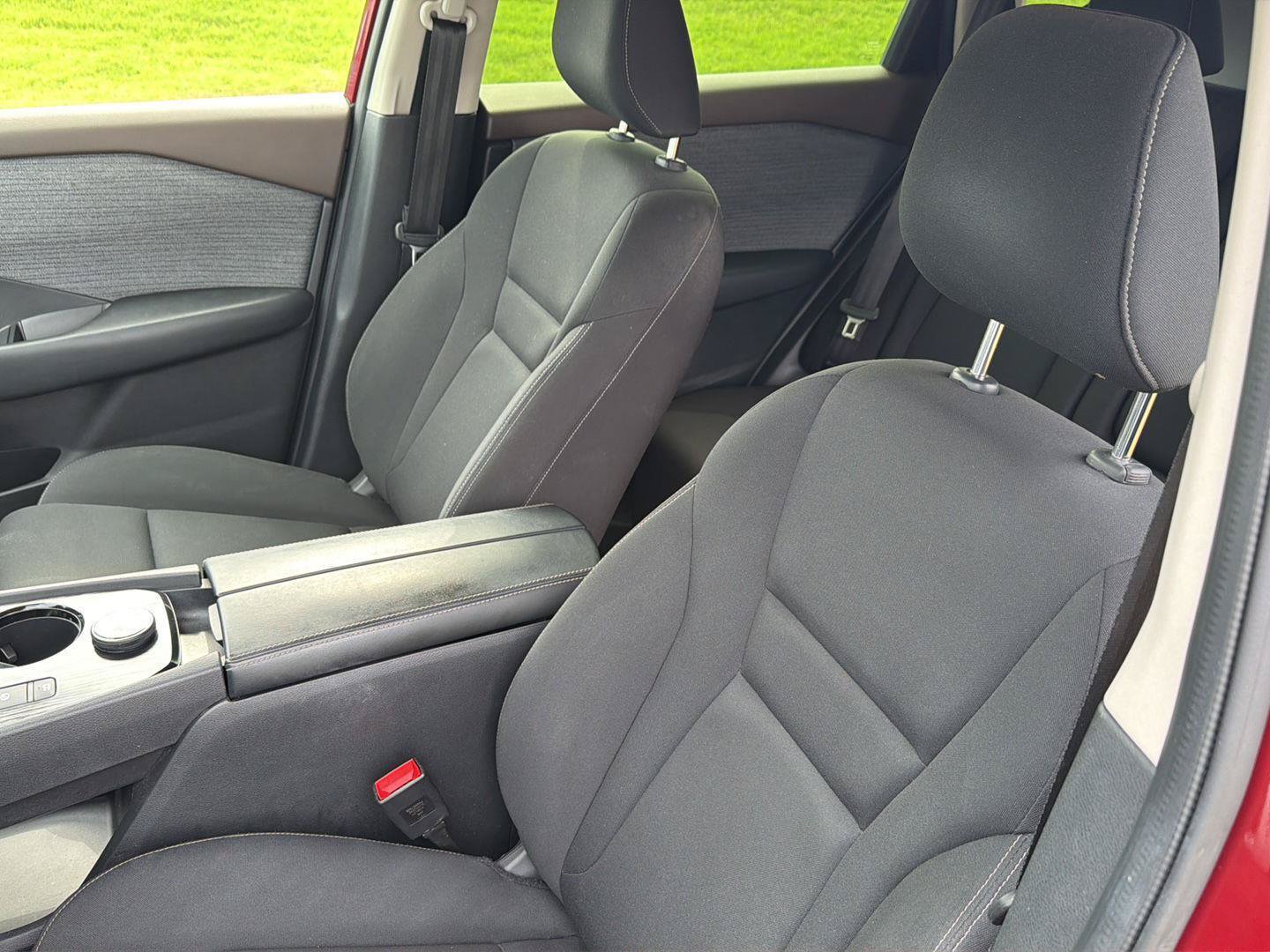 Used 2023 Nissan Rogue S AWD/4WD image 28