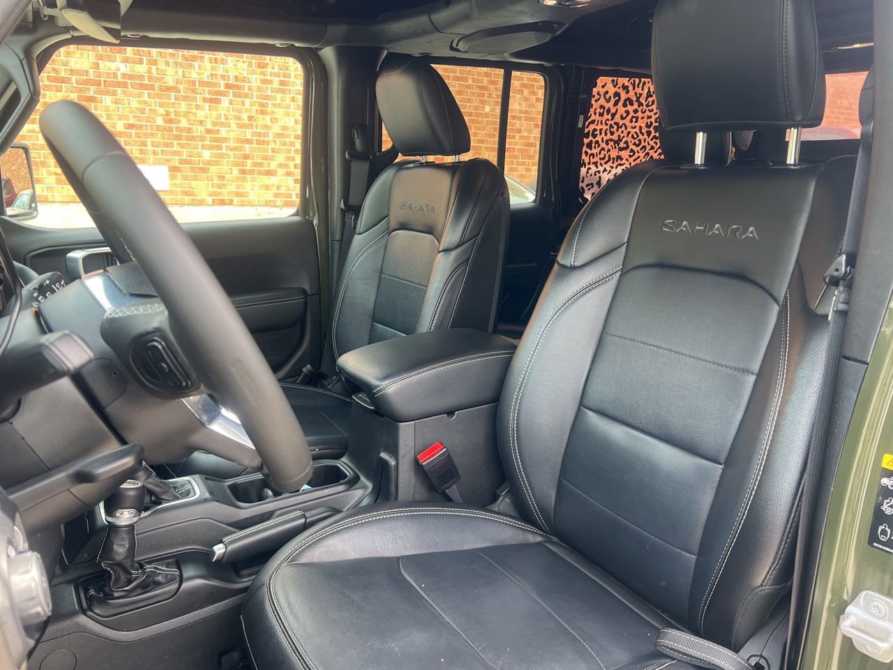 Used 2023 Jeep Wrangler Unlimited Sahara w/ Cold Weather Group AWD/4WD image 10