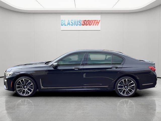 Used 2022 BMW M760i xDrive w/ Luxury Rear Seating Package image 6