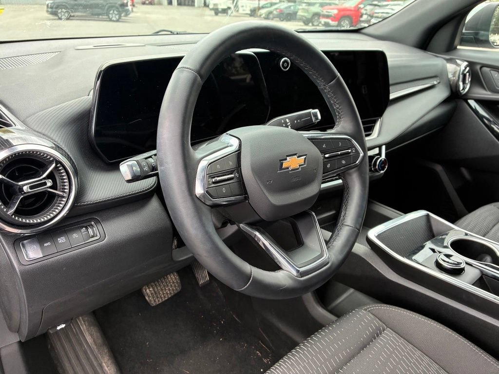 Used 2026 Chevrolet Equinox LT AWD/4WD image 29