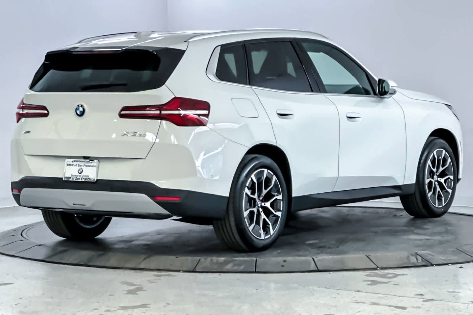 Used 2026 BMW X3 xDrive30 w/ Premium Package AWD/4WD image 2