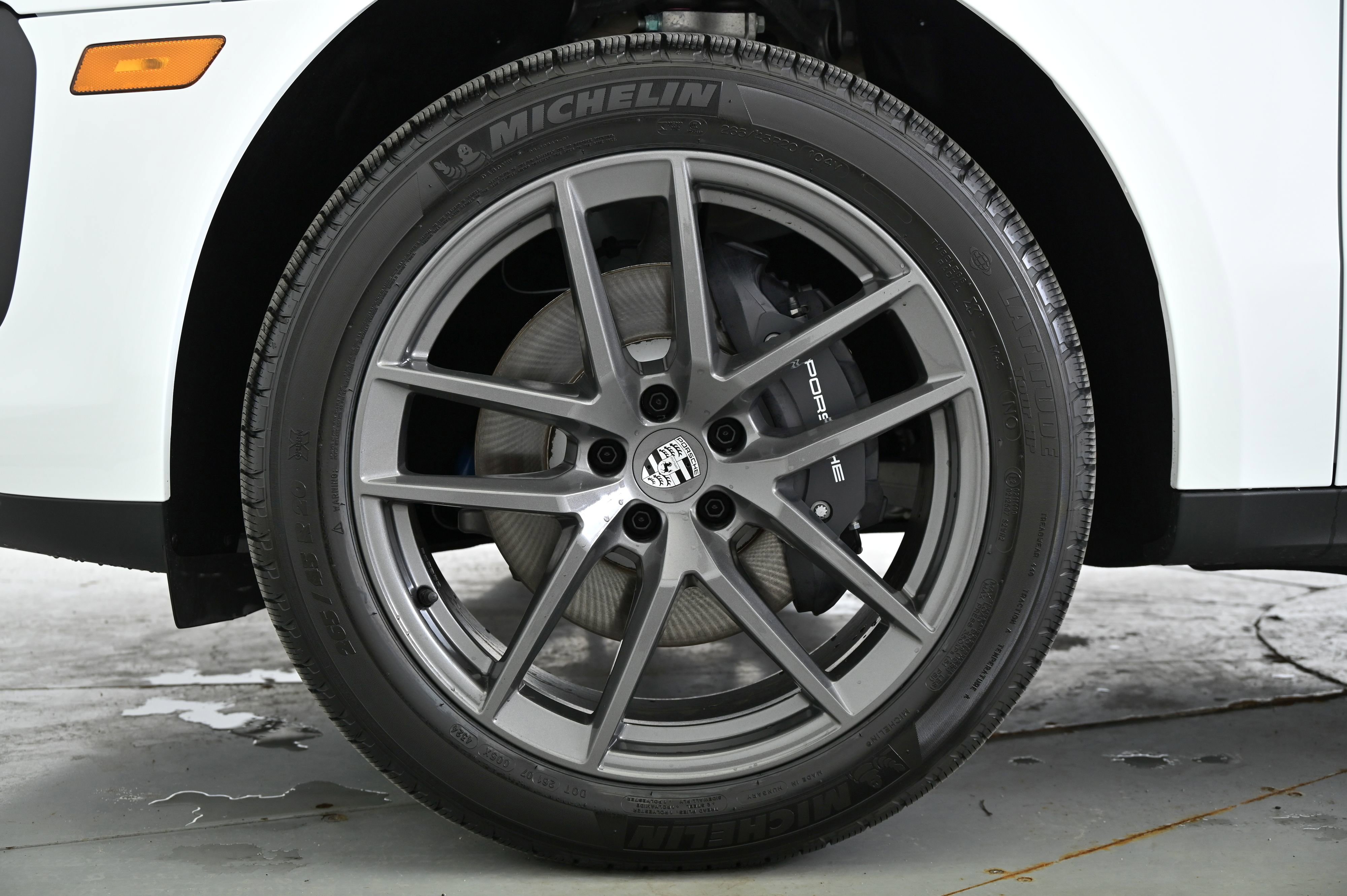 Certified 2025 Porsche Macan image 15