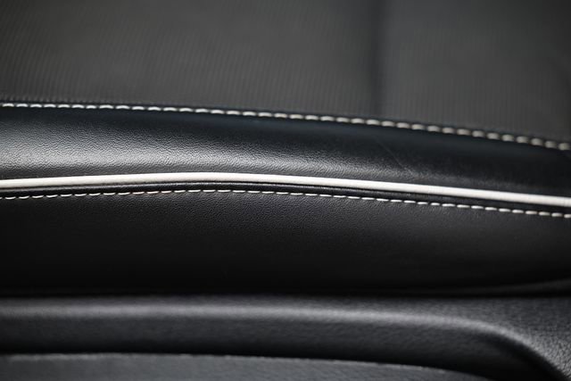 Used 2023 Hyundai Venue Limited image 20