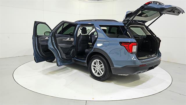 Used 2025 Ford Explorer Active RWD image 31
