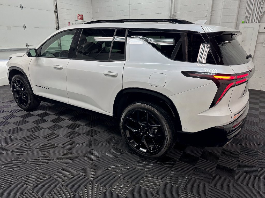 Used 2025 Chevrolet Traverse RS w/ LPO, Floor Liner Package AWD/4WD image 6