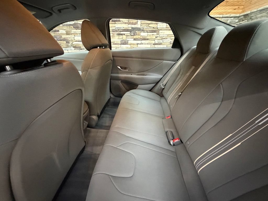 Used 2024 Hyundai Elantra SEL FWD image 40
