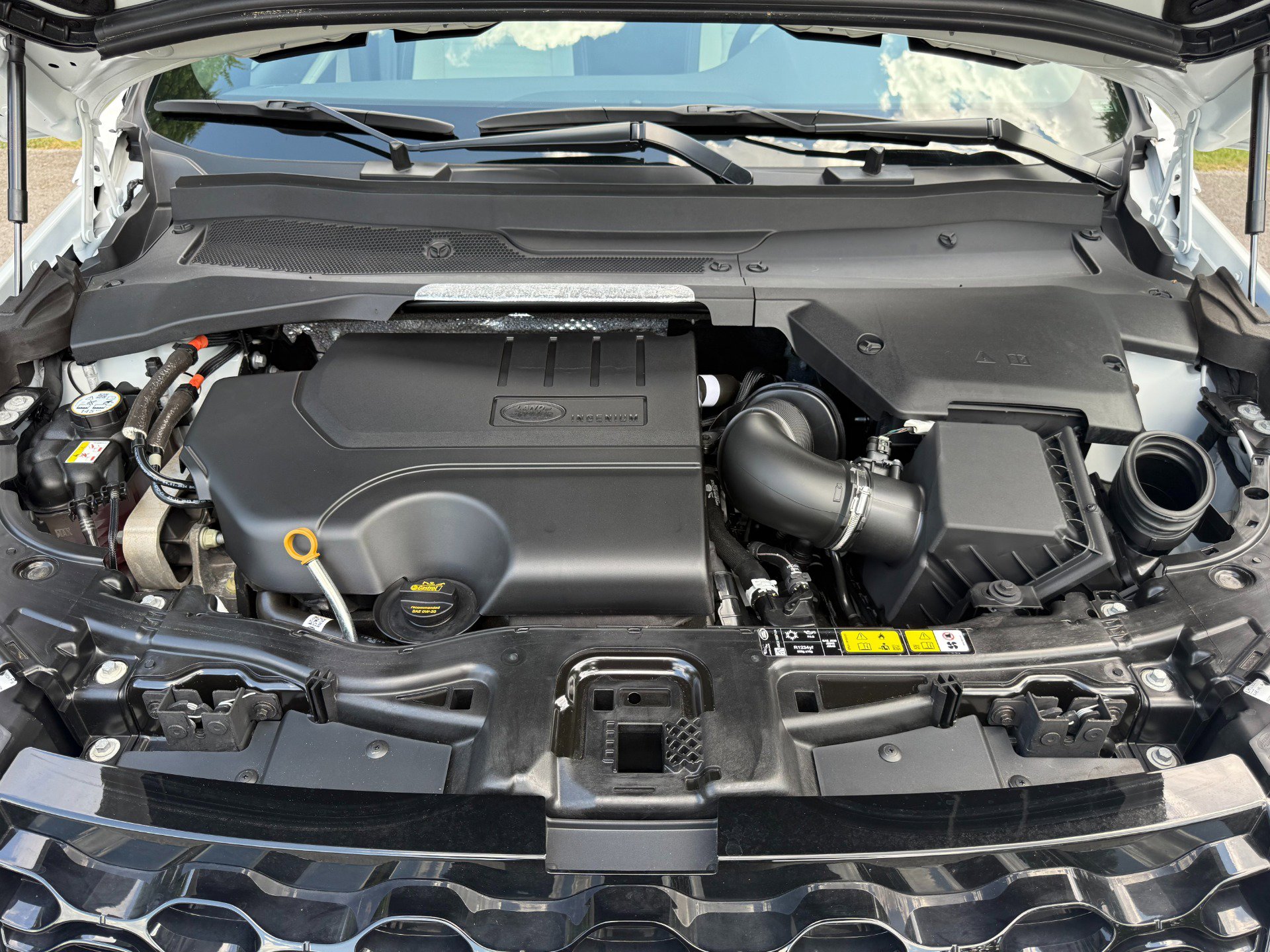 Used 2024 Land Rover Discovery Sport Dynamic SE image 44