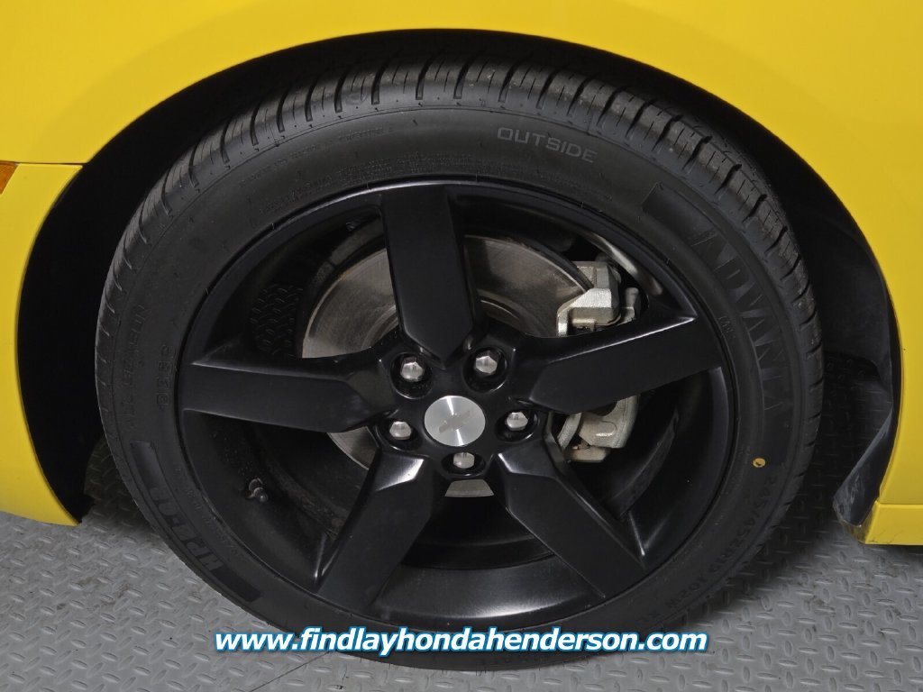 Used 2015 Chevrolet Camaro LT RWD image 9
