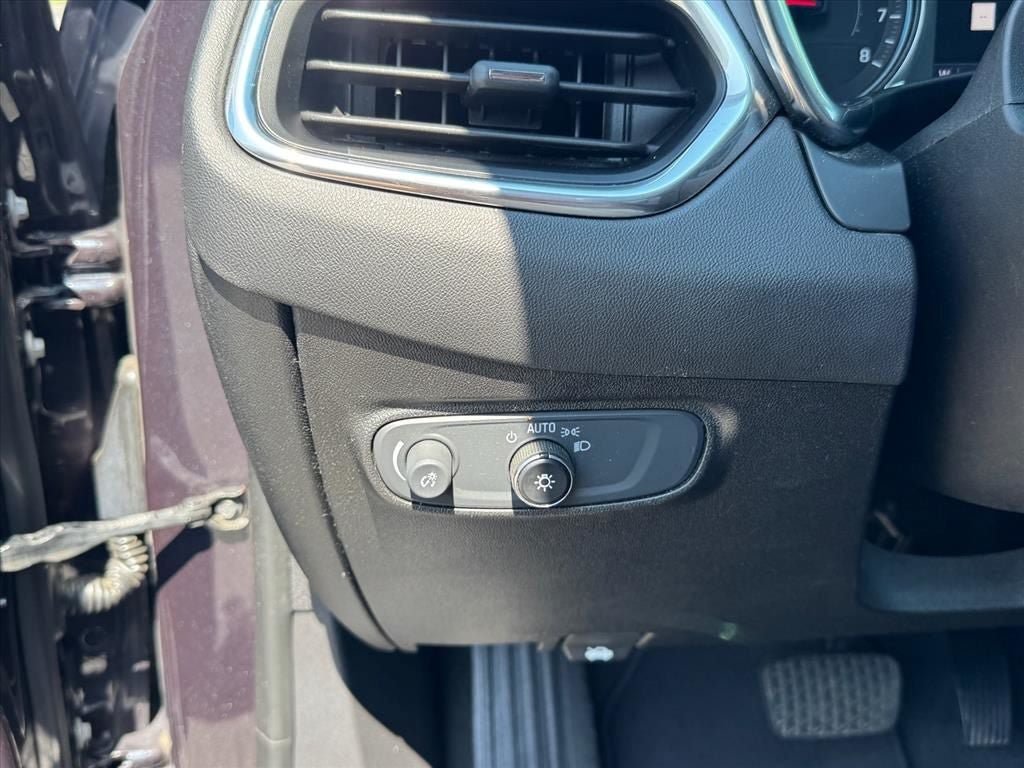 Used 2019 Chevrolet Equinox LT w/ Sun & Navigation Package AWD/4WD image 23