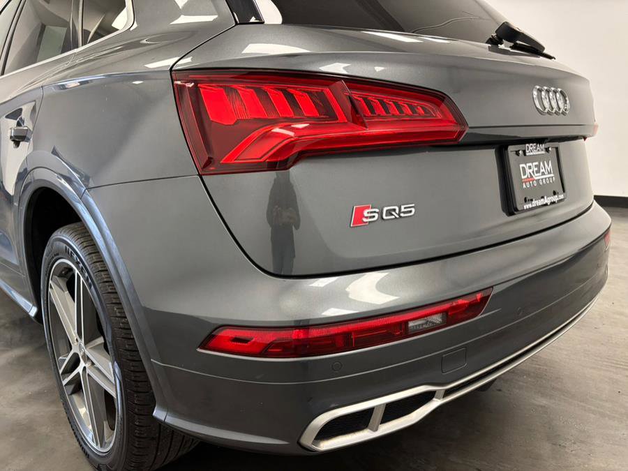 Used 2018 Audi SQ5 Premium Plus w/ Navigation Package image 17