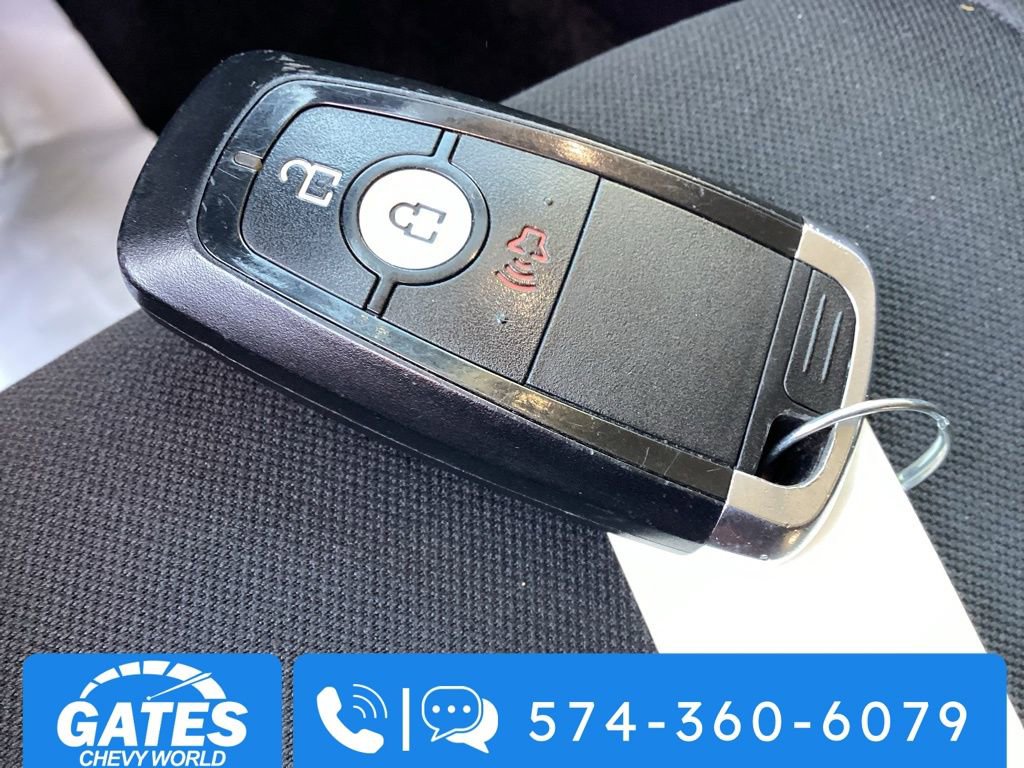 Used 2018 Ford Fusion SE w/ Fusion SE Technology Package FWD image 26