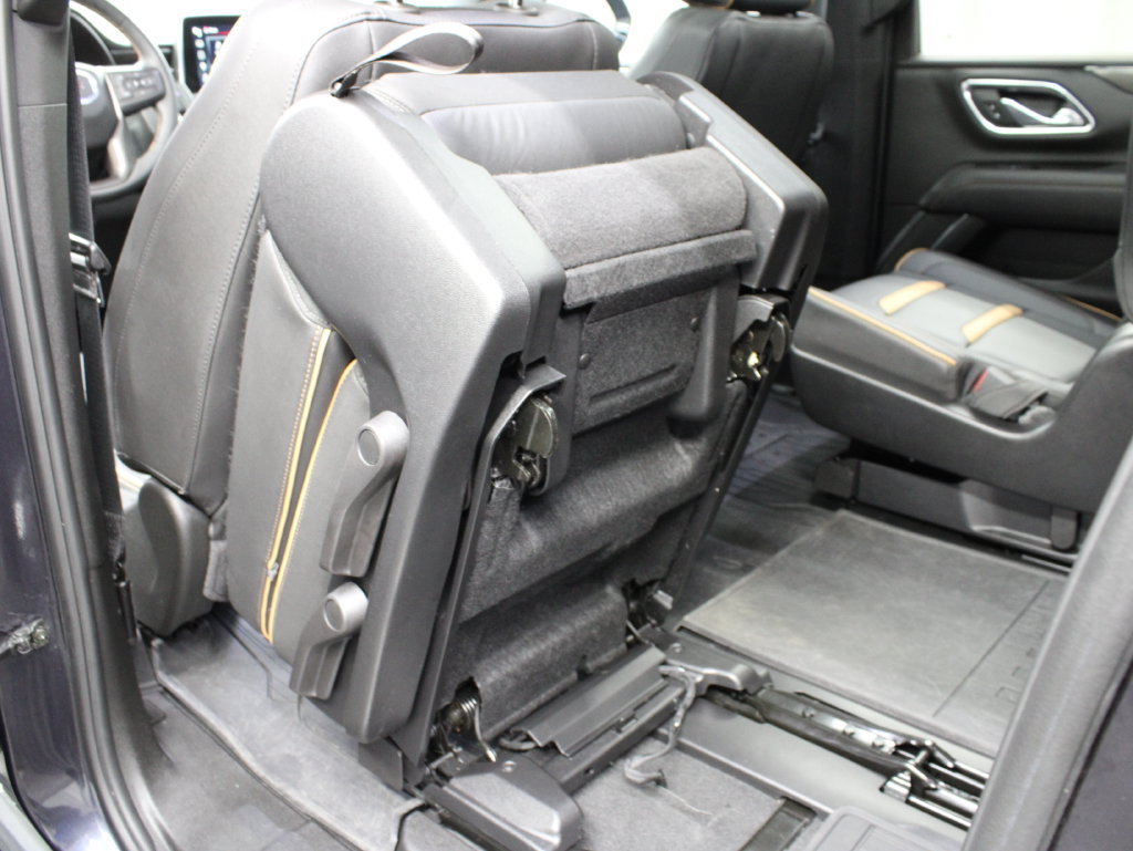 Used 2024 GMC Yukon XL AT4 w/ AT4 Premium Plus Package AWD/4WD image 75