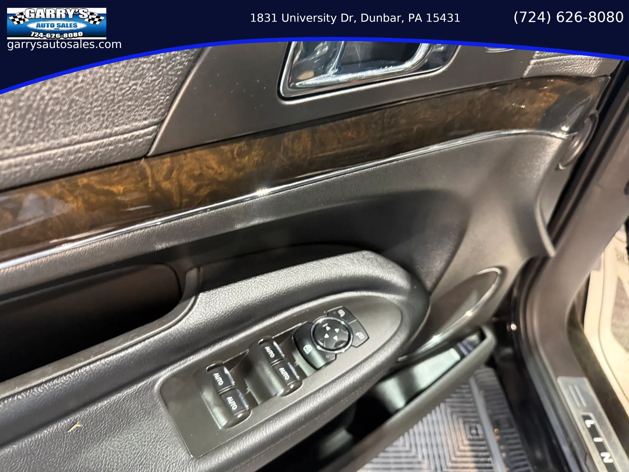 Used 2018 Lincoln MKT AWD image 16