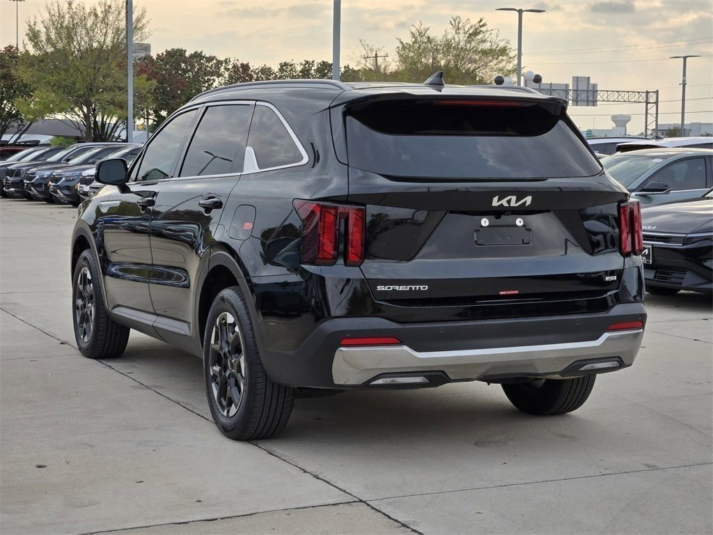 New 2025 Kia Sorento S image 3