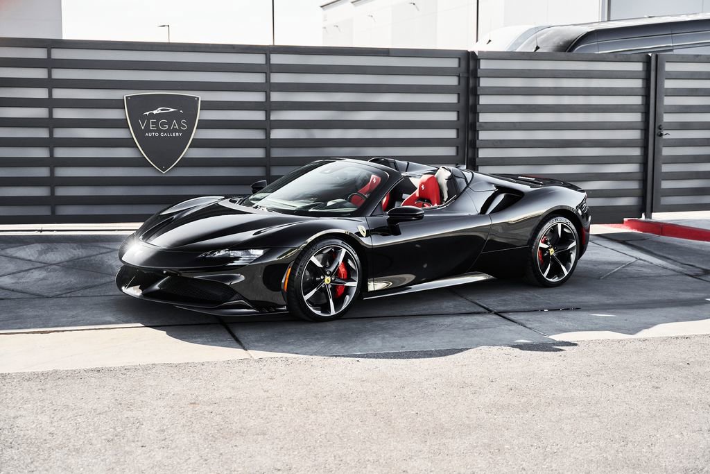 Used 2024 Ferrari SF90 Spider image 5
