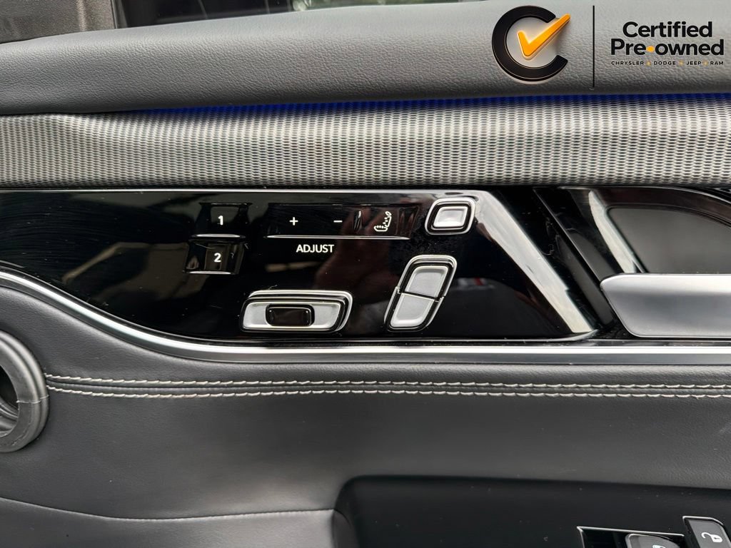 Certified 2023 Jeep Grand Wagoneer Series II AWD/4WD image 41