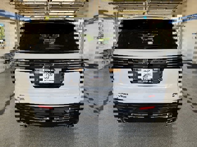 New 2026 Chevrolet Traverse RS w/ LPO, Floor Liner Package image 10