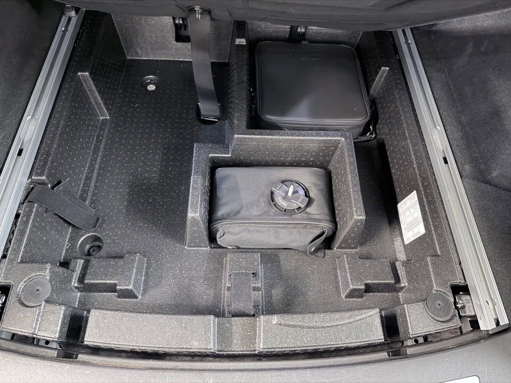 Used 2018 Cadillac XT5 Luxury w/ Driver Awareness Package image 32