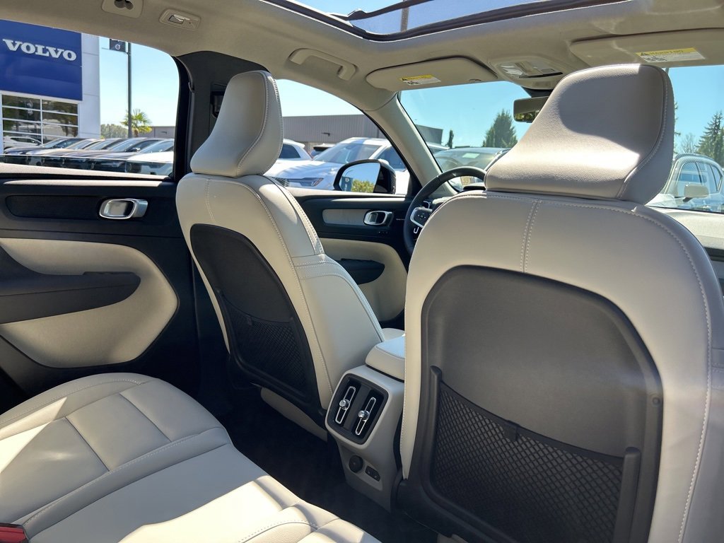 New 2026 Volvo XC40 B5 Ultra w/ Protection Package Premier image 8