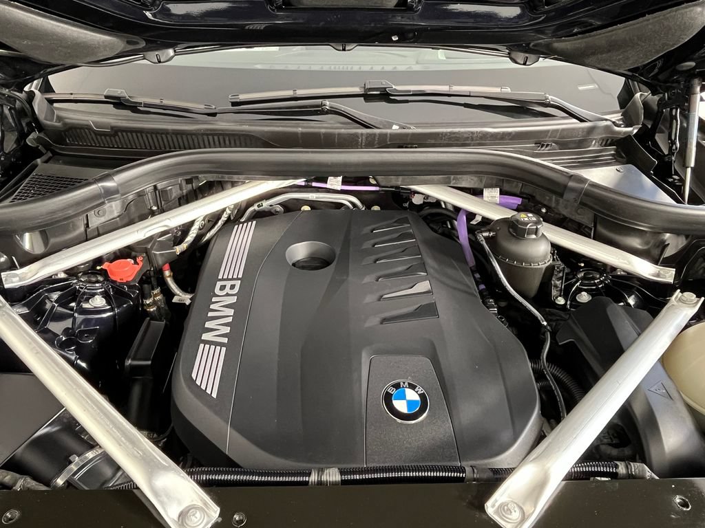 Used 2024 BMW X5 xDrive40i w/ M Sport Package AWD/4WD image 17