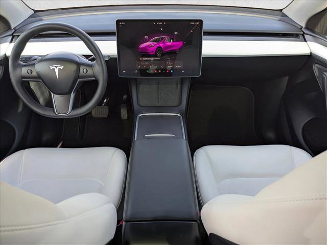 Used 2025 Tesla Model Y Long Range image 22