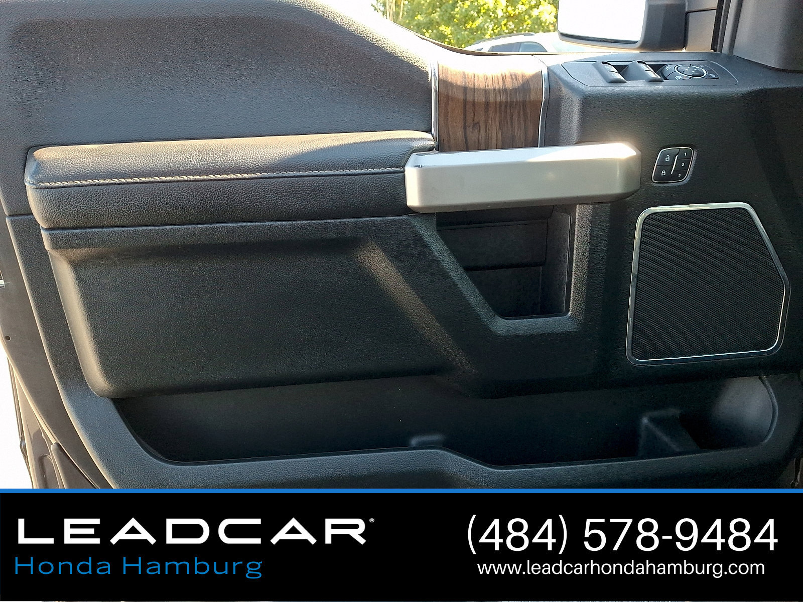 Used 2018 Ford F150 Lariat w/ Equipment Group 502A Luxury AWD/4WD image 13