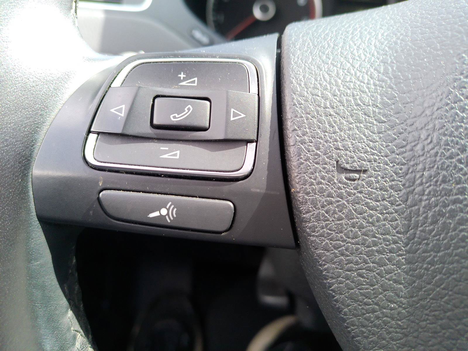 Used 2013 Volkswagen Jetta SEL FWD image 8