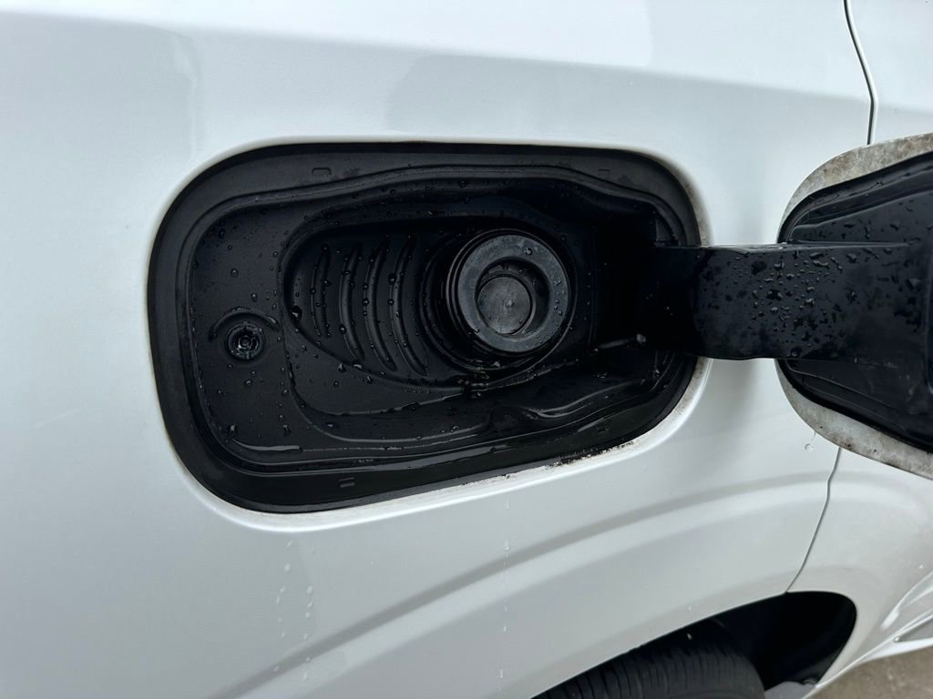 Used 2023 Volvo XC60 B5 Ultimate w/ Protection Package Premier image 37