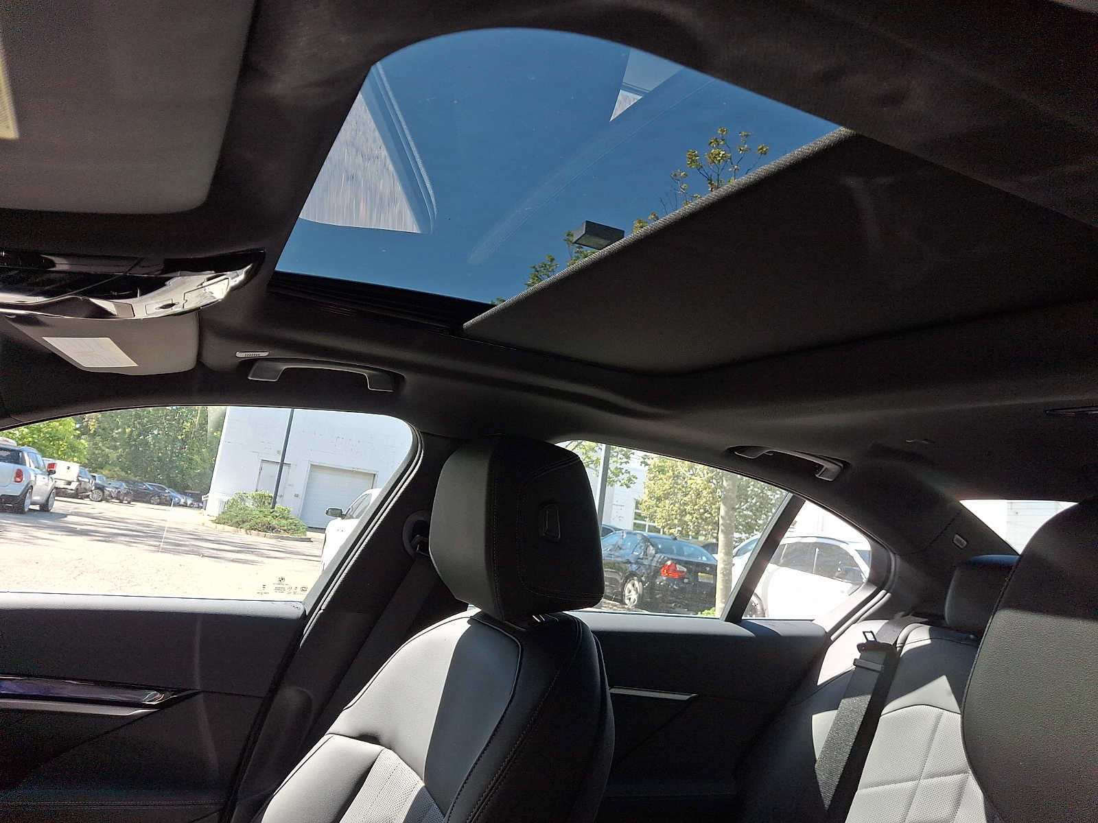 Used 2024 BMW i5 eDrive40i w/ Premium Package RWD image 14