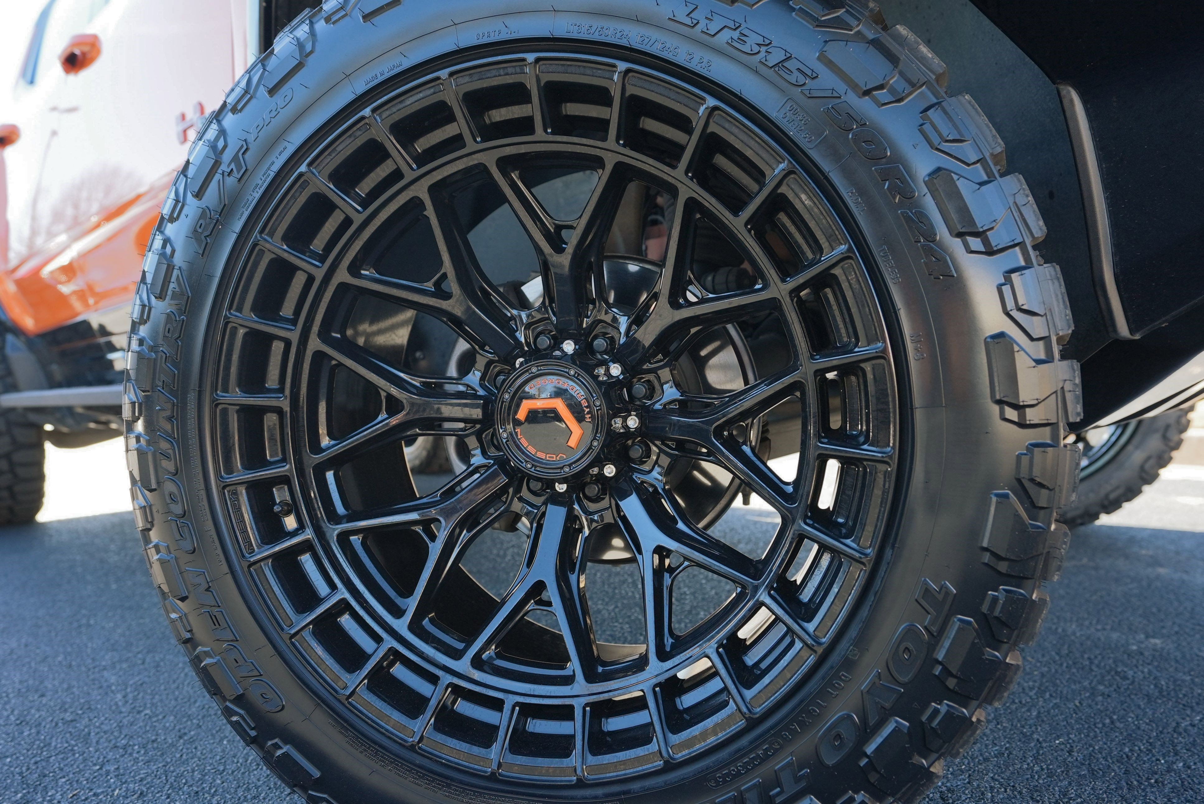 Used 2024 GMC Hummer EV 3X w/ LPO, Illumination Package image 9