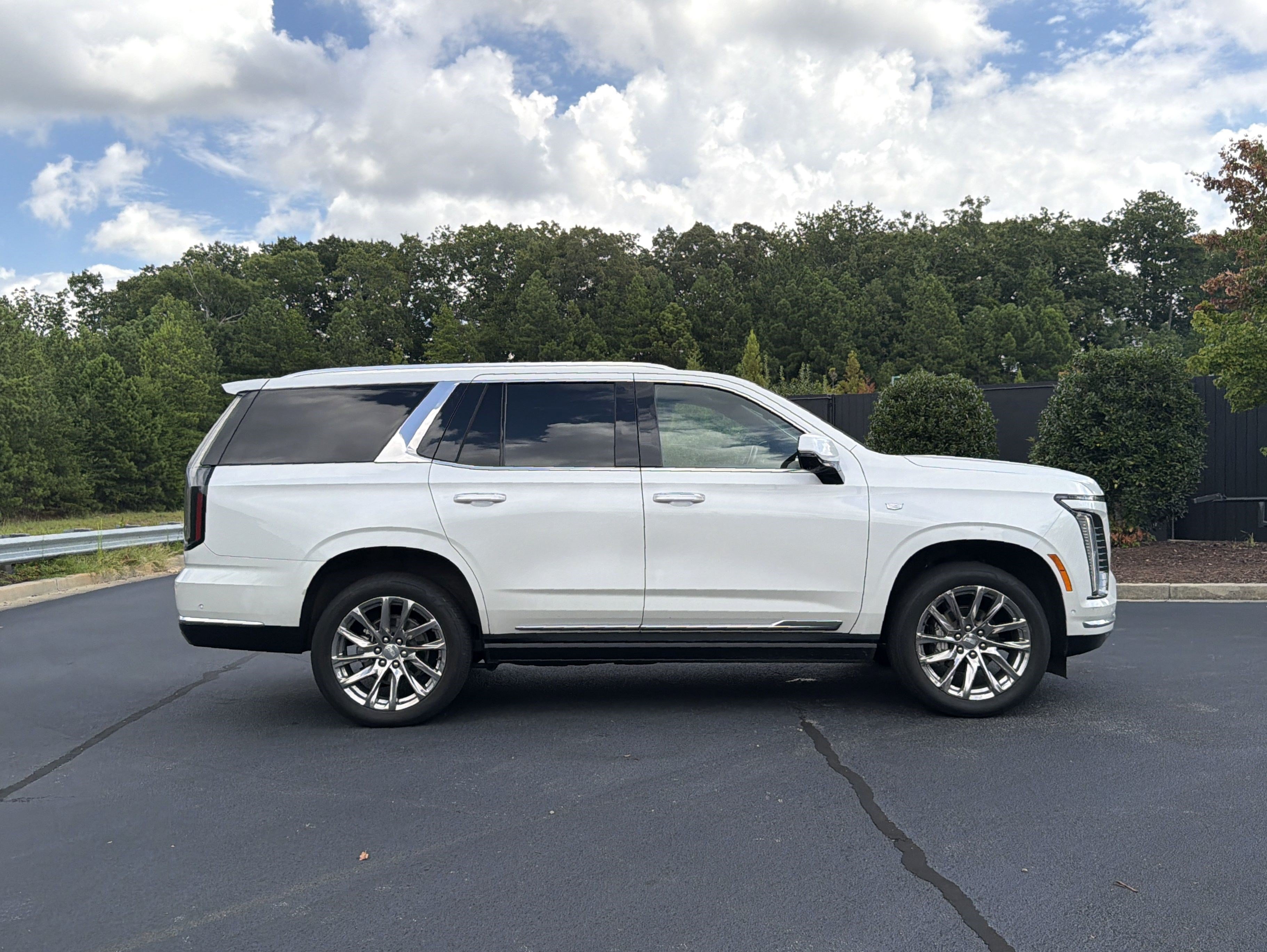 Used 2025 Cadillac Escalade Premium Luxury w/ Touring Package AWD/4WD image 5