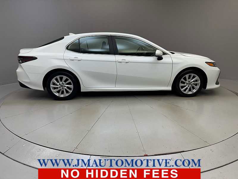 Used 2024 Toyota Camry LE FWD image 6