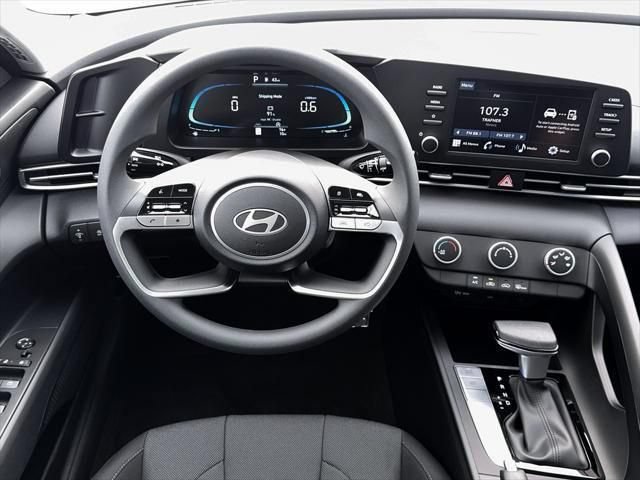 New 2026 Hyundai Elantra SE FWD image 17
