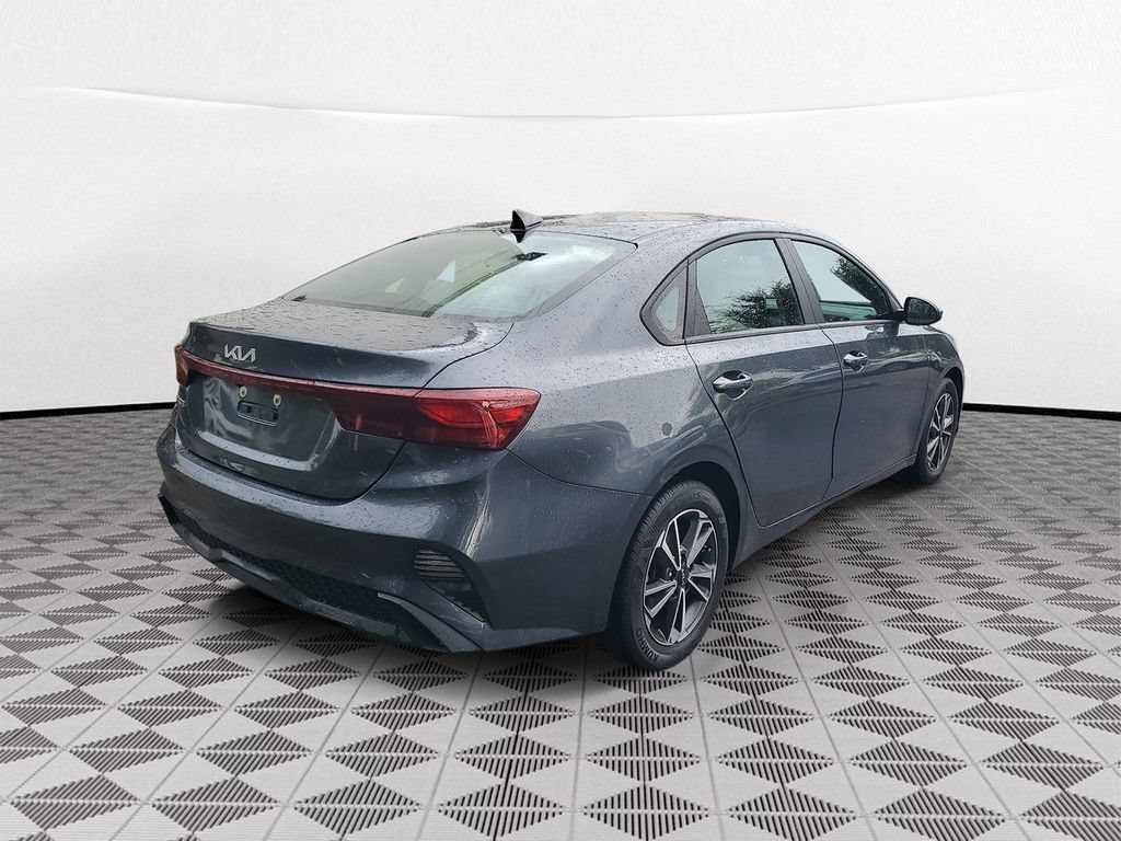 Used 2022 Kia Forte LXS FWD image 4