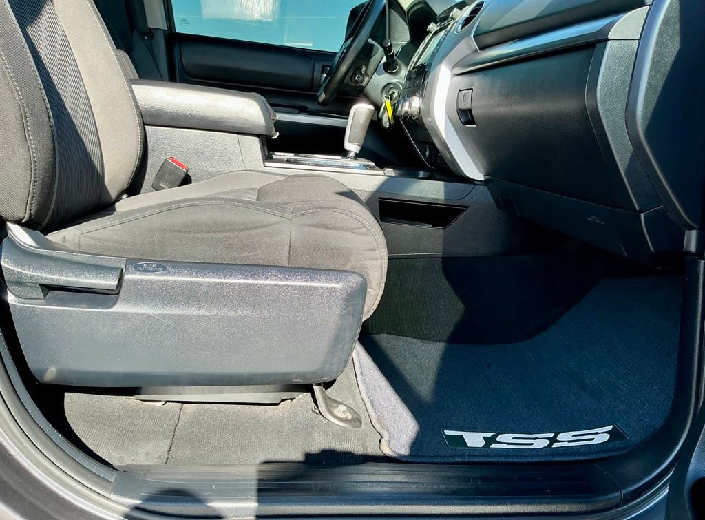 Used 2014 Toyota Tundra SR5 w/ SR5 Upgrade Package AWD/4WD image 23