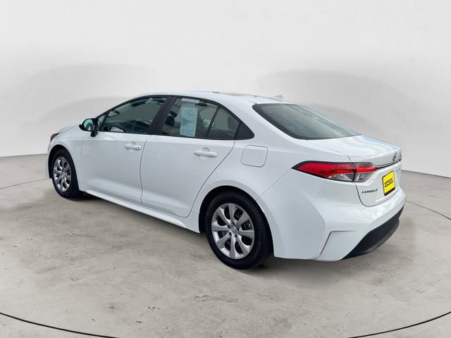 Used 2024 Toyota Corolla LE image 3