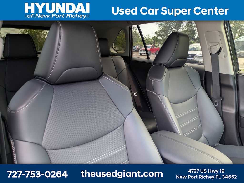 Used 2025 Toyota RAV4 Limited w/ Advanced Technology Package image 6
