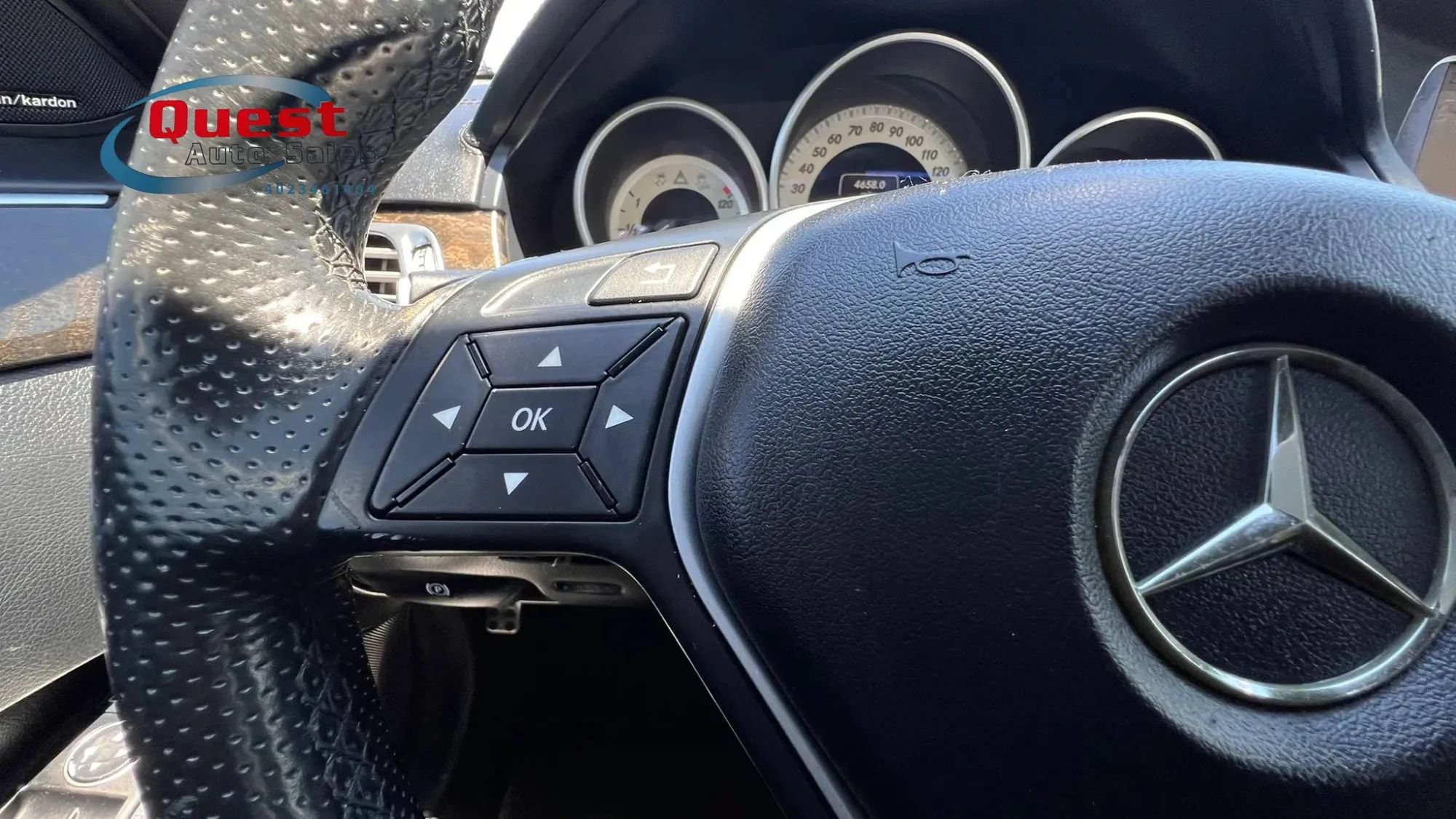 Used 2015 Mercedes-Benz E 400 Sedan w/ Driver Assistance Package image 35