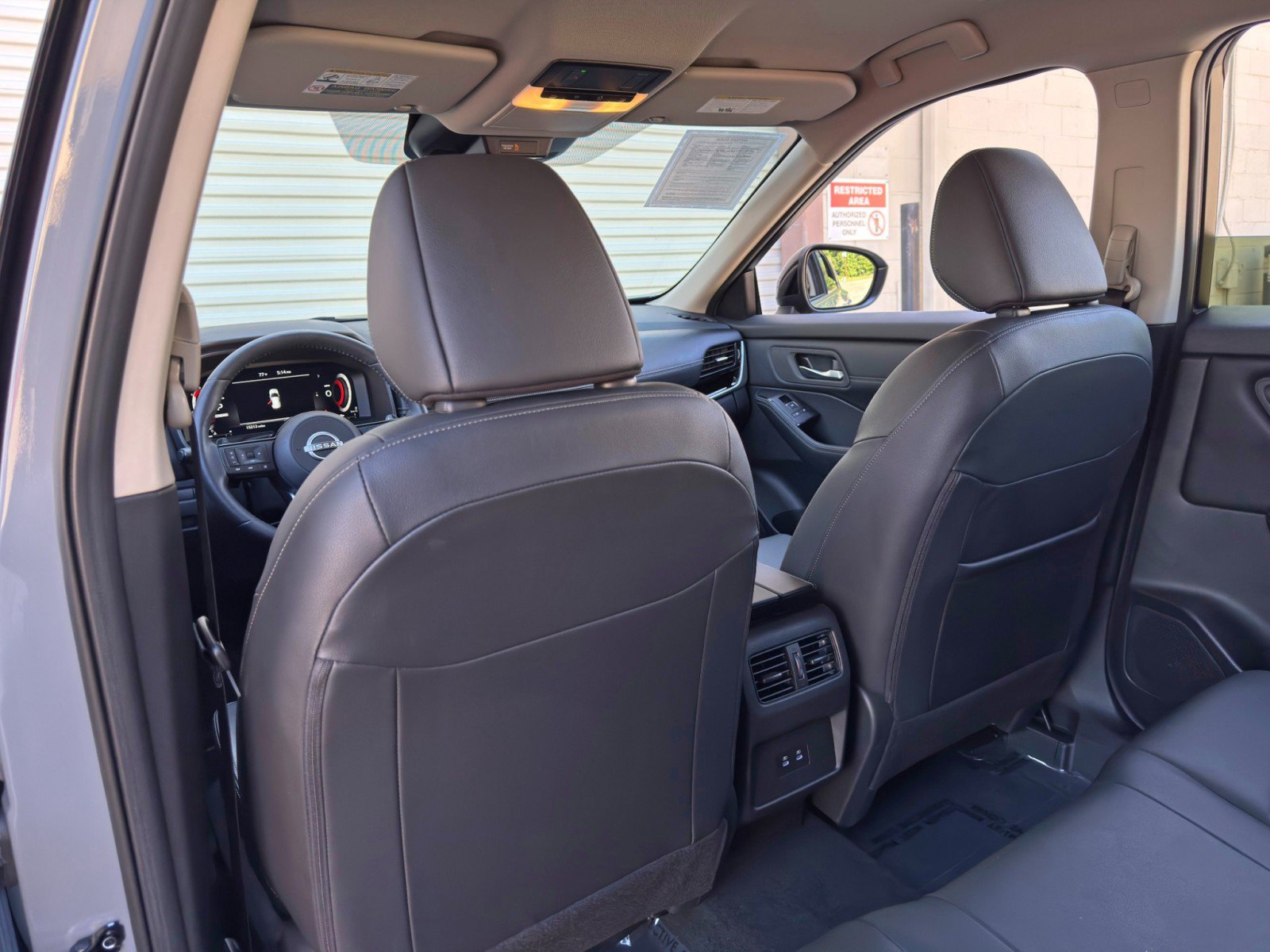 Used 2024 Nissan Rogue SL FWD image 30