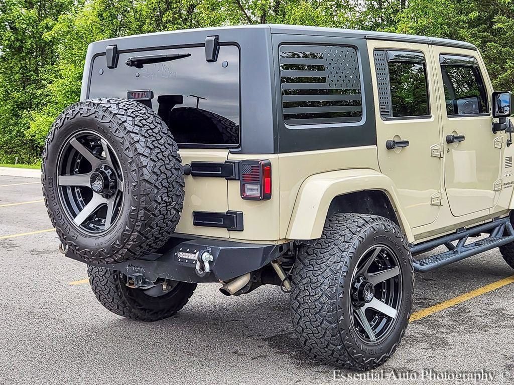Used 2017 Jeep Wrangler Unlimited Sahara w/ Connectivity Group AWD/4WD image 6
